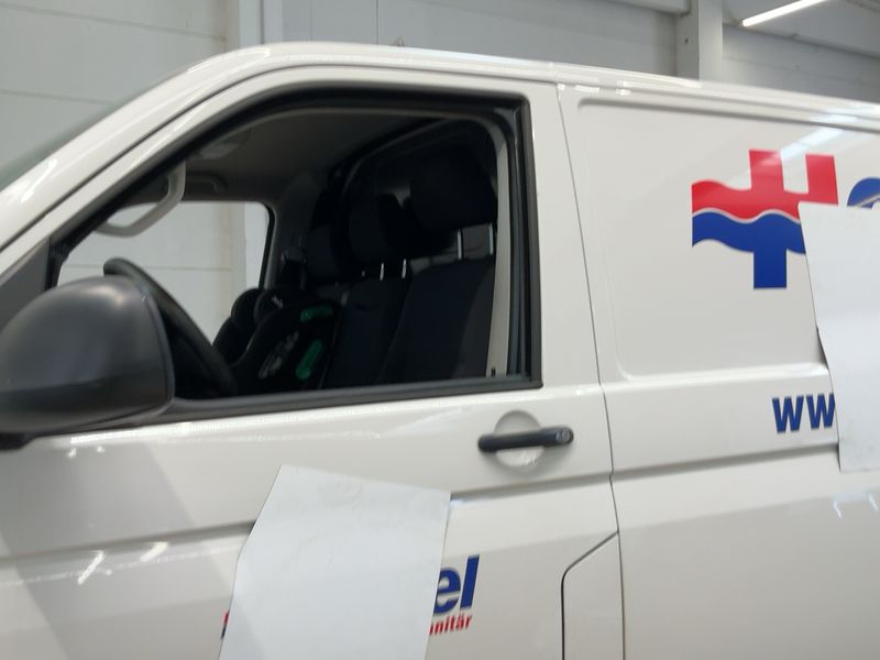 Volkswagen T6 Transporter 2.0 TDI Kasten lang — zdjęcie 4