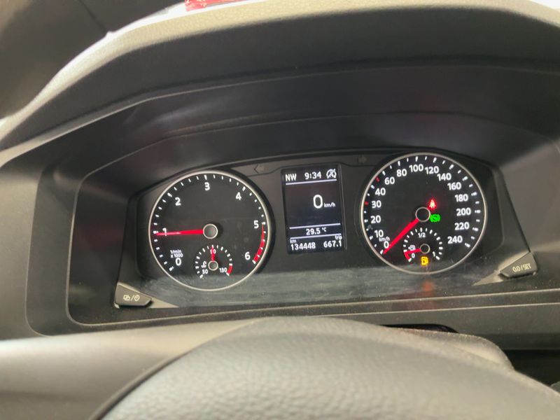 Volkswagen T6 Transporter 2.0 TDI Kasten lang — zdjęcie 13