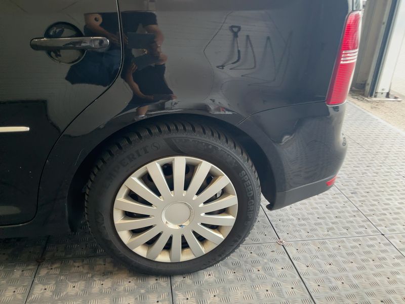 Volkswagen Touran 2.0 TDI Highline 2010 – снимка 5