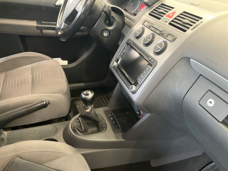 Volkswagen Touran 2.0 TDI Highline 2010 – снимка 41