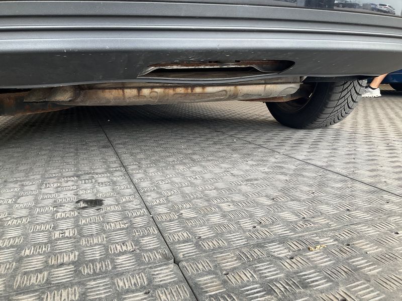Volkswagen Touran 2.0 TDI Highline 2010 – снимка 50