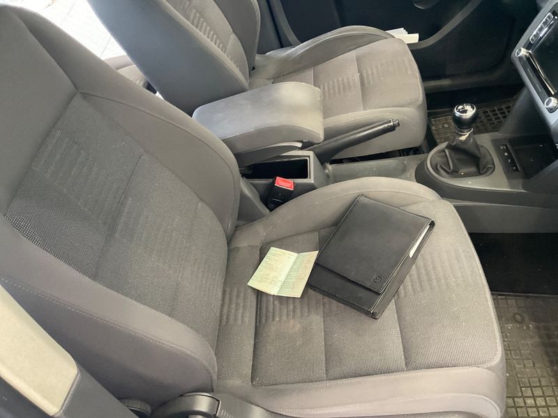 Volkswagen Touran 2.0 TDI Highline 2010 – снимка 40