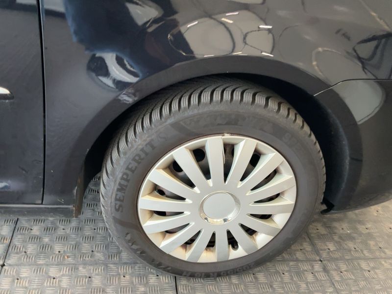 Volkswagen Touran 2.0 TDI Highline 2010 – снимка 11