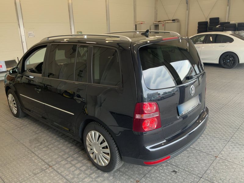 Volkswagen Touran 2.0 TDI Highline 2010 – снимка 6
