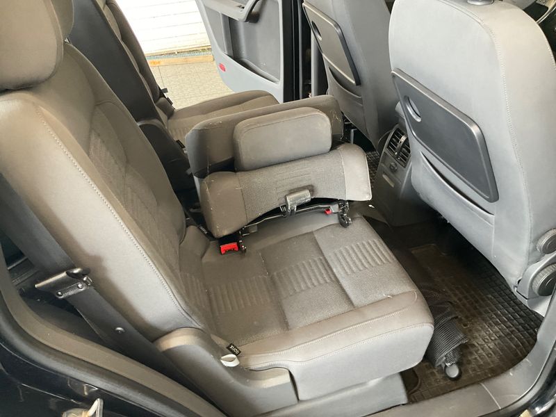 Volkswagen Touran 2.0 TDI Highline 2010 – снимка 42