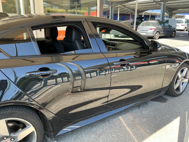 Jaguar XE 20d R-Sport — zdjęcie 7