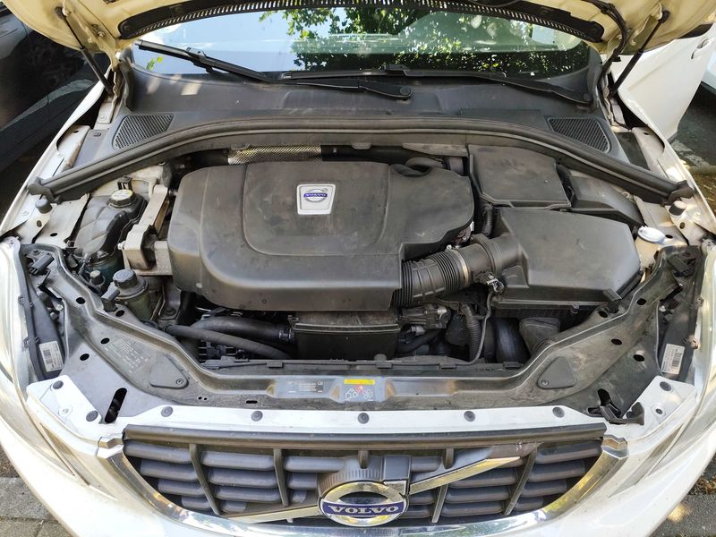 Volvo XC60 2.0 DRIVe Kinetic — zdjęcie 8