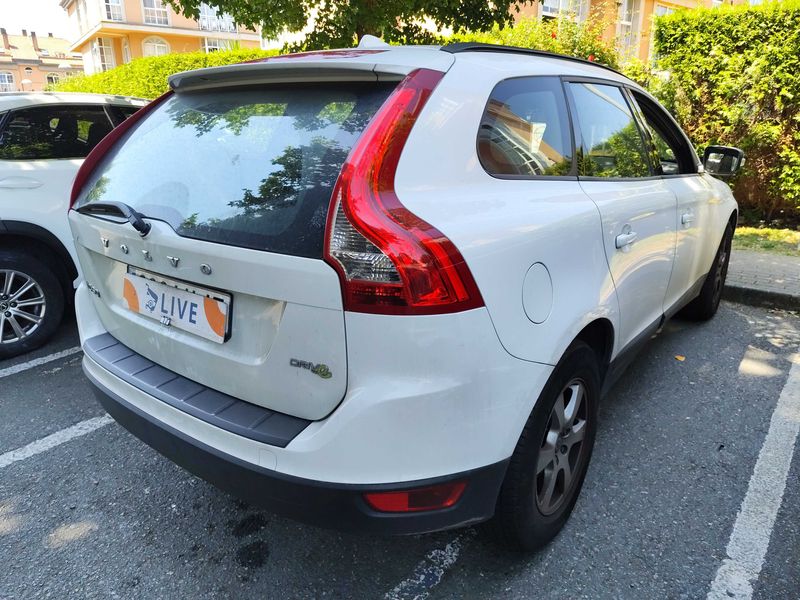 Volvo XC60 2.0 DRIVe Kinetic — zdjęcie 5
