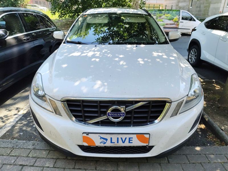 Volvo XC60 2.0 DRIVe Kinetic — zdjęcie 7