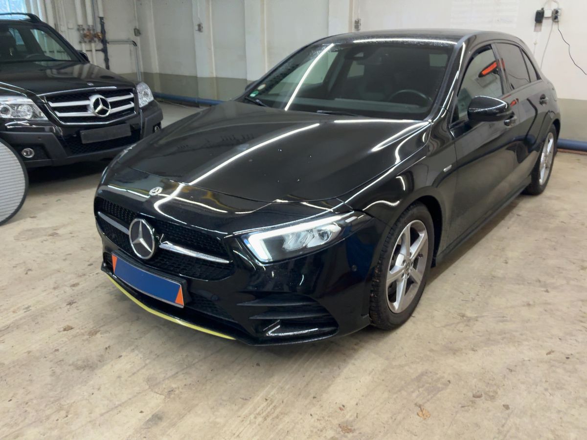 Mercedes-Benz A-Klasse 2018 — photo 1