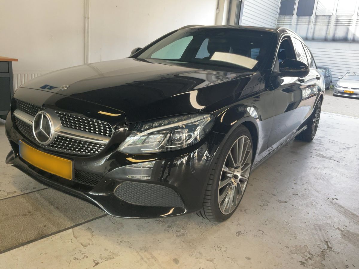 Mercedes-Benz C-Klasse 2015 — photo 1