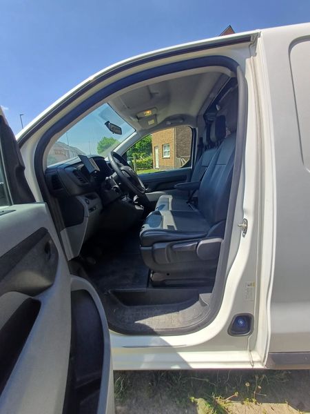 Toyota ProAce 1.5 D-4D Compact Comfort — zdjęcie 21