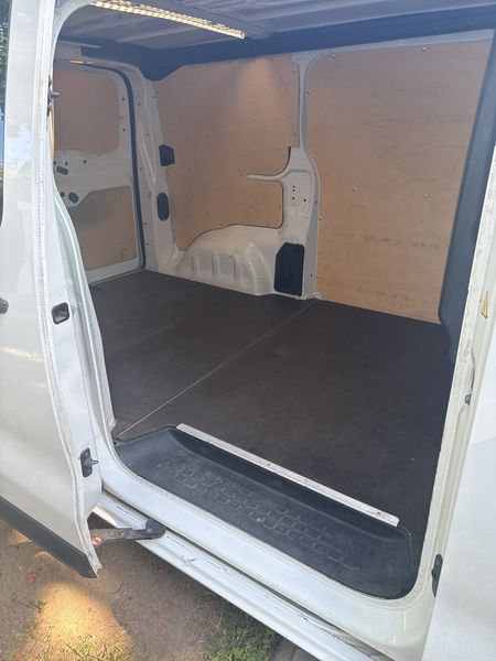 Toyota ProAce 1.5 D-4D Compact Comfort — zdjęcie 13