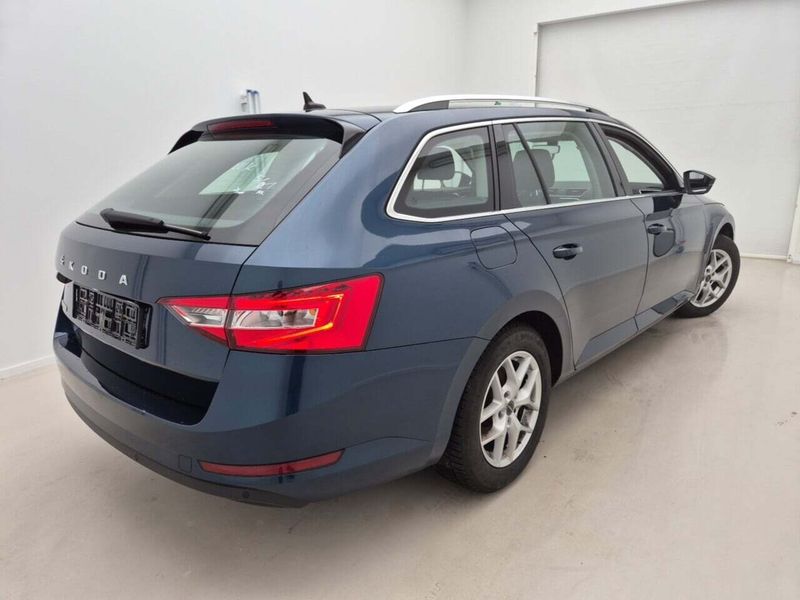 Skoda Superb 1.5 TSI ACT Ambition — zdjęcie 2
