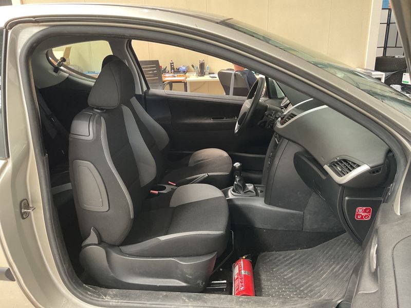 Peugeot 207 1.4 Tendance 2009 – снимка 3