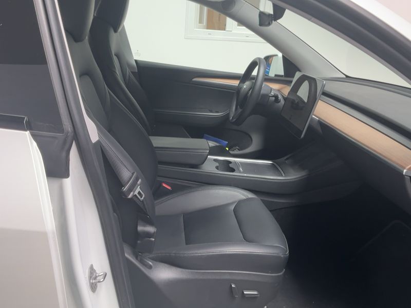 Tesla Model Y Performance Dual AWD AWD — zdjęcie 11