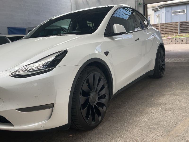 Tesla Model Y Performance Dual AWD AWD — zdjęcie 2