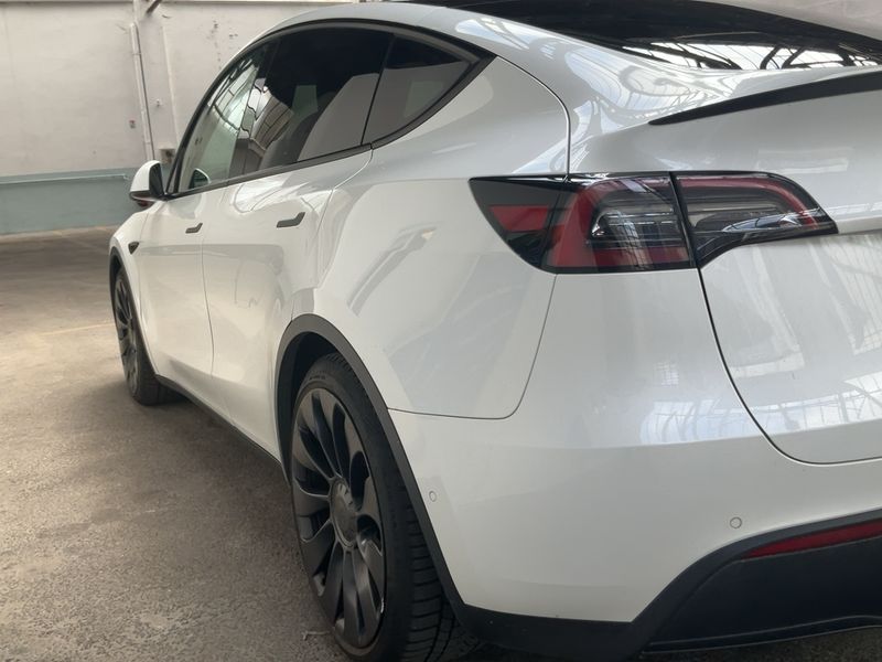 Tesla Model Y Performance Dual AWD AWD — zdjęcie 3