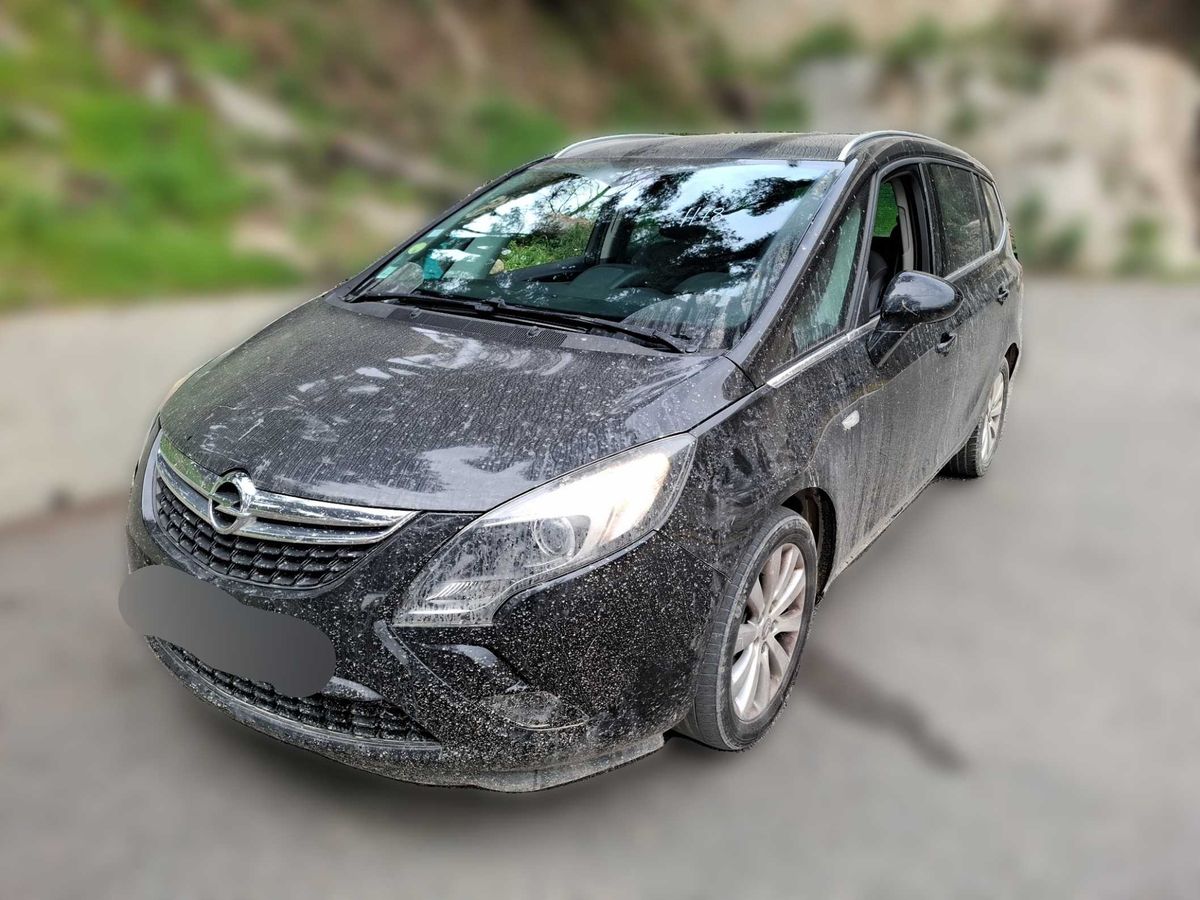 Opel Zafira 2016 — photo 1