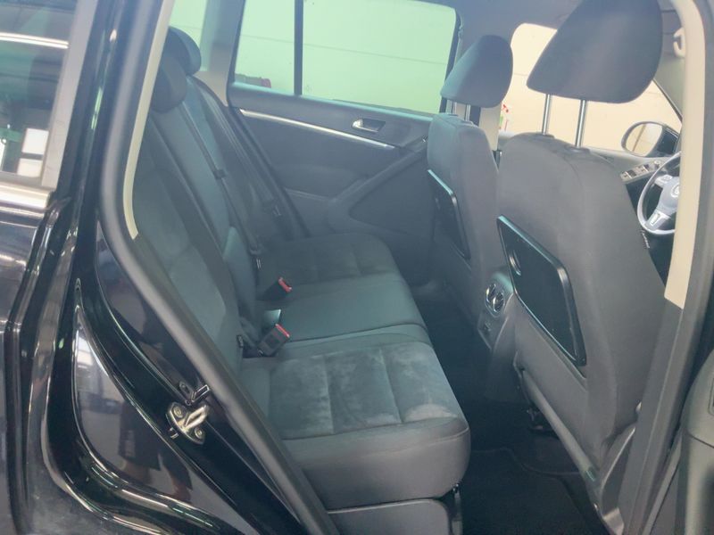 Volkswagen Tiguan 2.0 TDI Track & Style 4Motion BlueMotion Tech 2011 – снимка 20