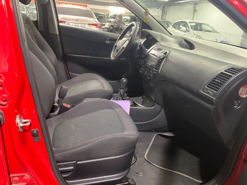Hyundai i20 1.4 CRDi Comfort — zdjęcie 3