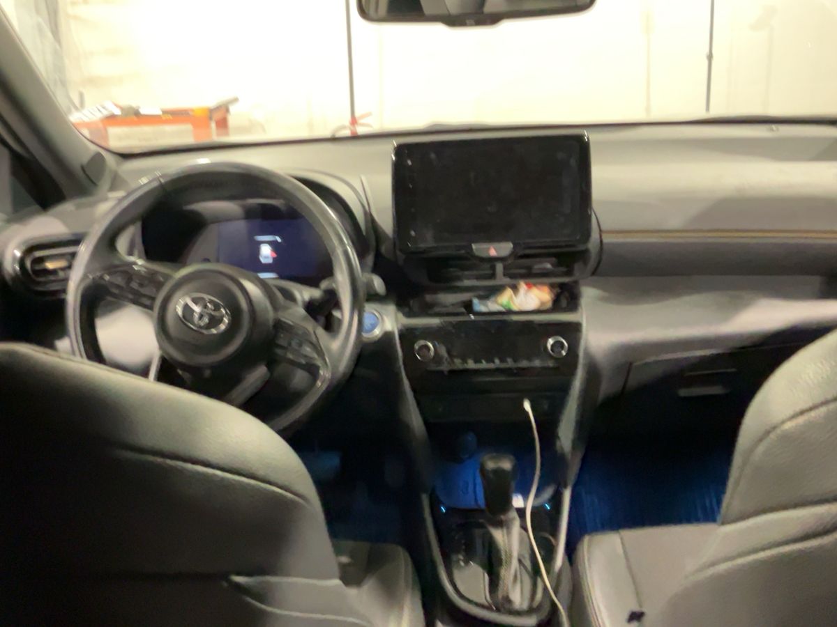 Toyota Yaris 2023 — photo 18