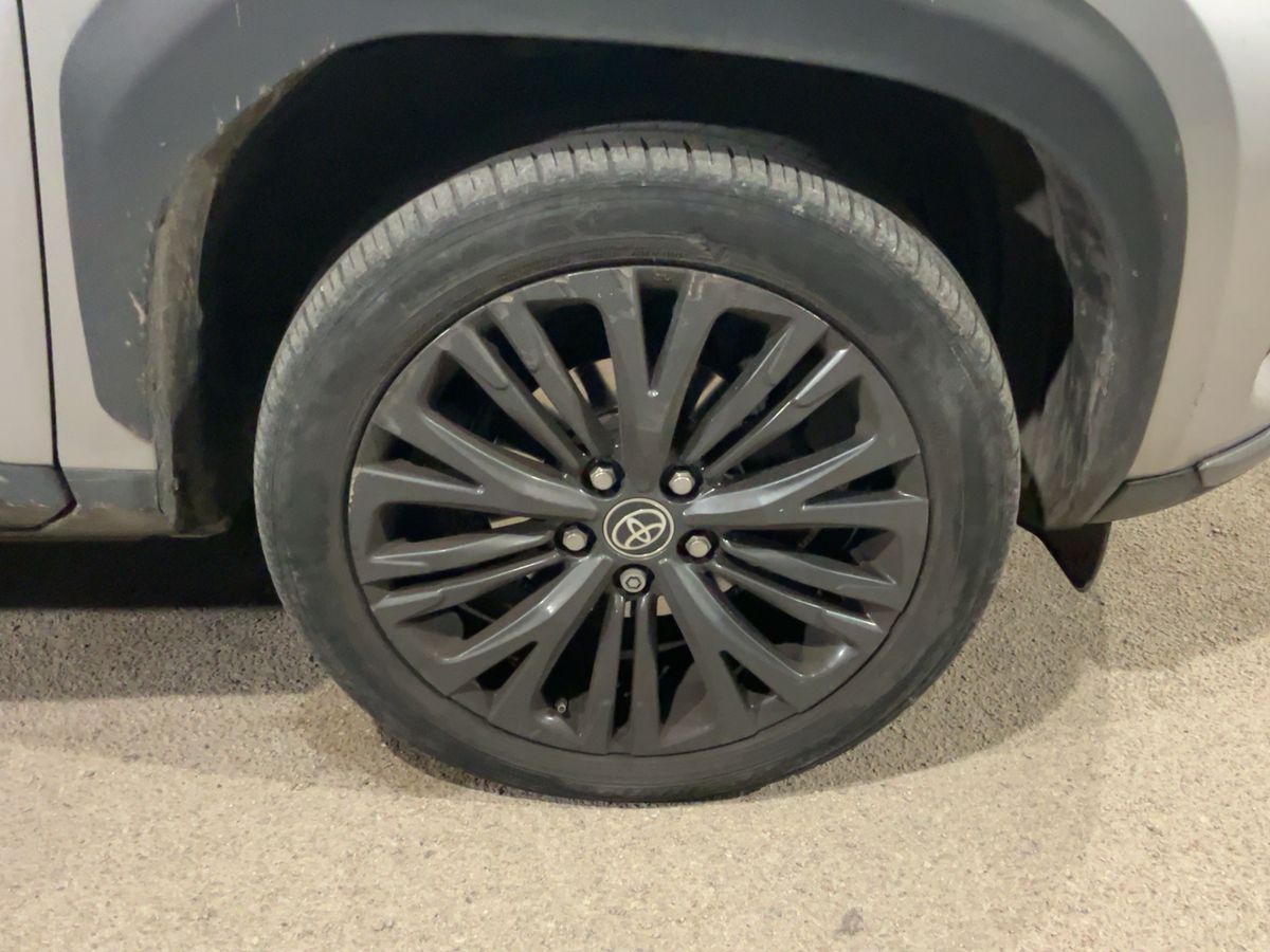 Toyota Yaris 2023 — photo 12