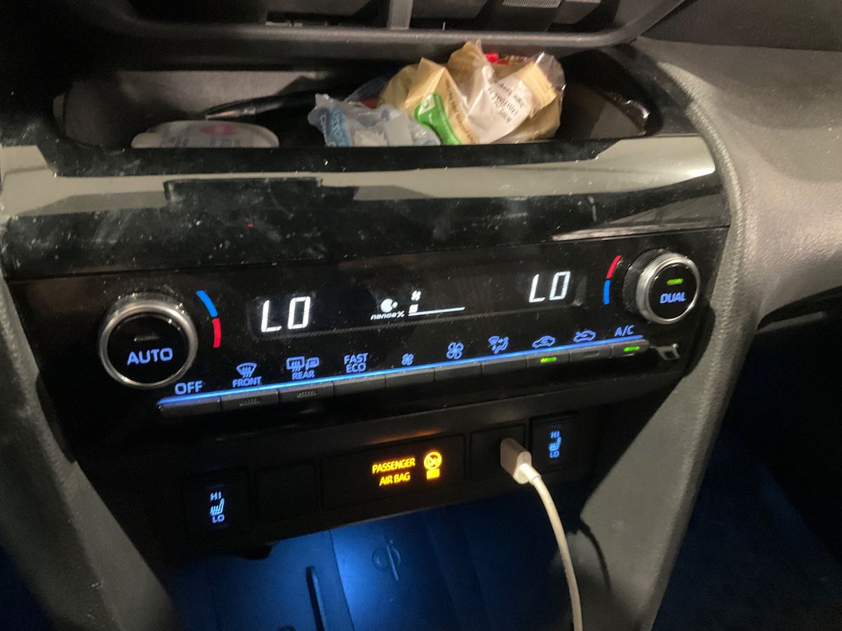 Toyota Yaris 2023 — photo 33