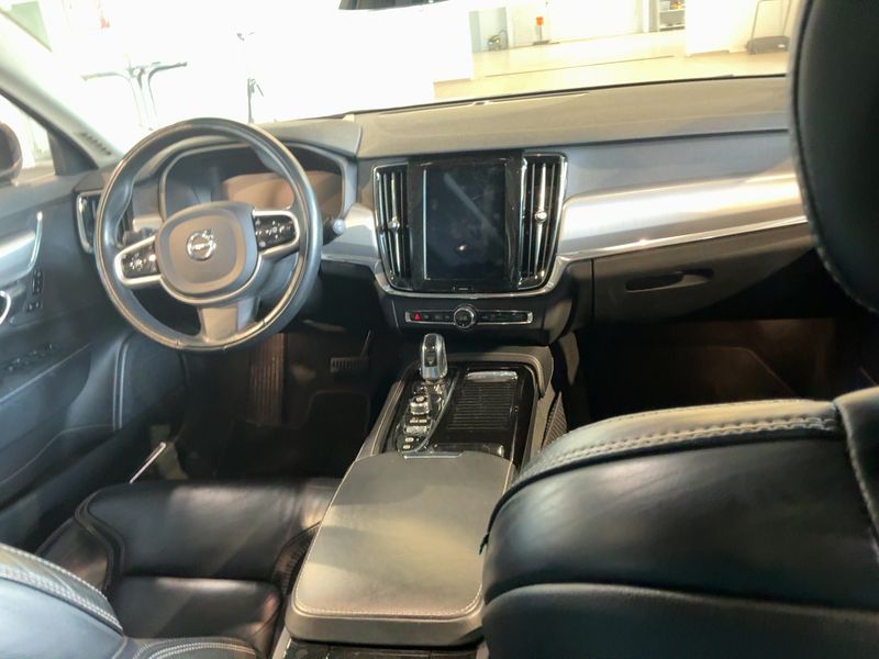 Volvo V90 2.0 T6 Plug-in Hybrid Momentum AWD — zdjęcie 12