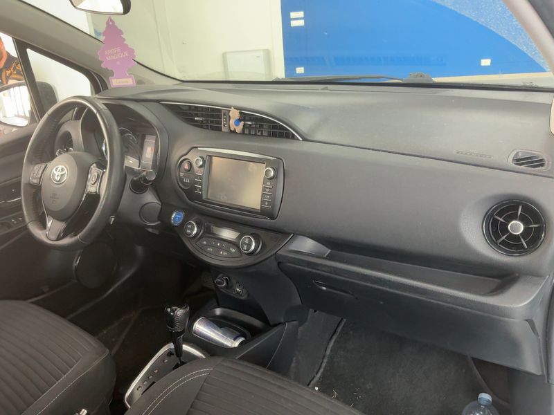 Toyota Yaris 1.5 Hybrid Trend "White Edition" — zdjęcie 12