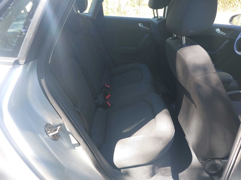 Audi A1 Sportback 1.6 TDI Ambiente — zdjęcie 13
