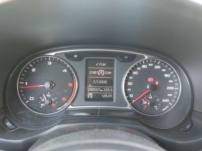 Audi A1 Sportback 1.6 TDI Ambiente — zdjęcie 12