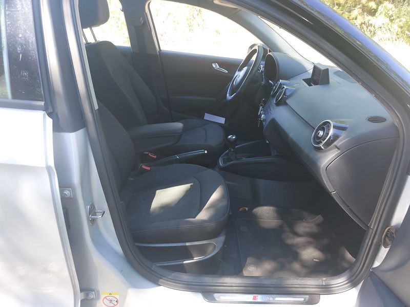 Audi A1 Sportback 1.6 TDI Ambiente — zdjęcie 10