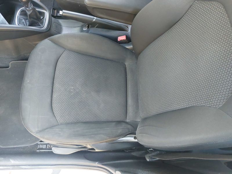 Audi A1 Sportback 1.6 TDI Ambiente 2013 – снимка 71