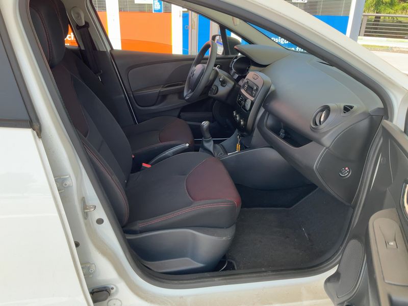 Renault Clio 1.5 dCi Business 2014 – снимка 16