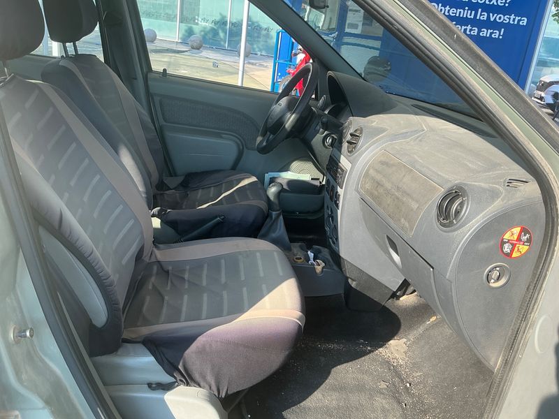 Dacia Logan MCV 1.6 Laureate — zdjęcie 3
