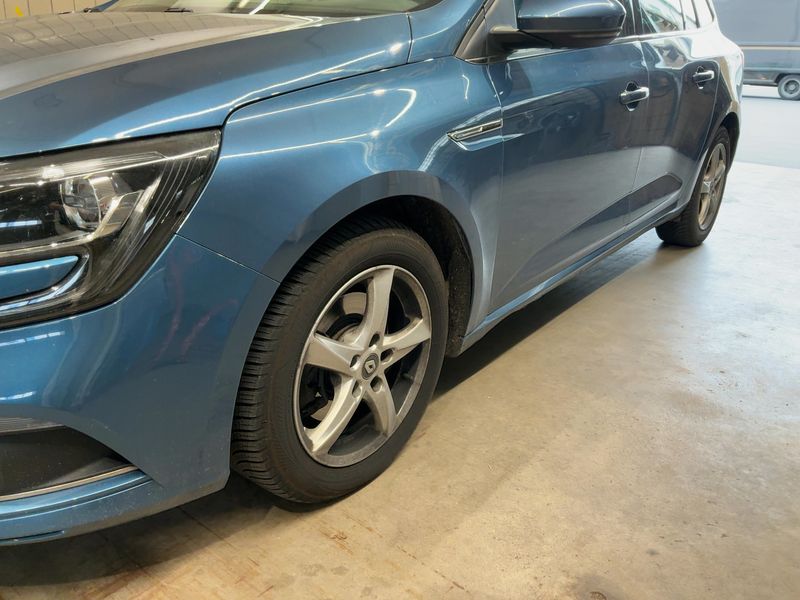 Renault Megane 1.6 dCi Energy BOSE-Edition 2016 – снимка 2
