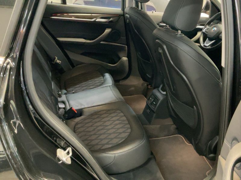 BMW X1 sDrive 18i xLine — zdjęcie 14