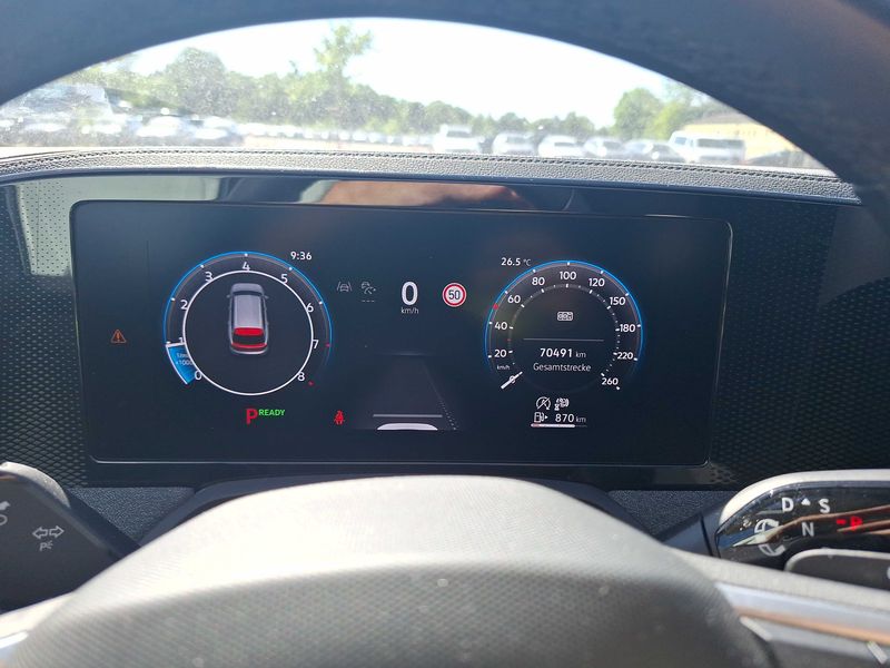 Volkswagen Passat 1.5 eTSI — zdjęcie 12