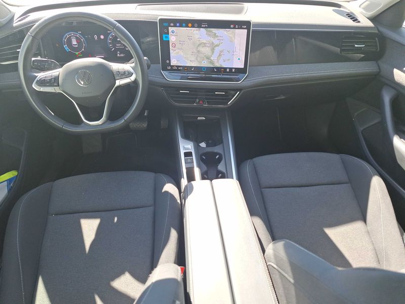 Volkswagen Passat 1.5 eTSI — zdjęcie 11