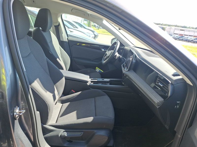 Volkswagen Passat 1.5 eTSI — zdjęcie 10