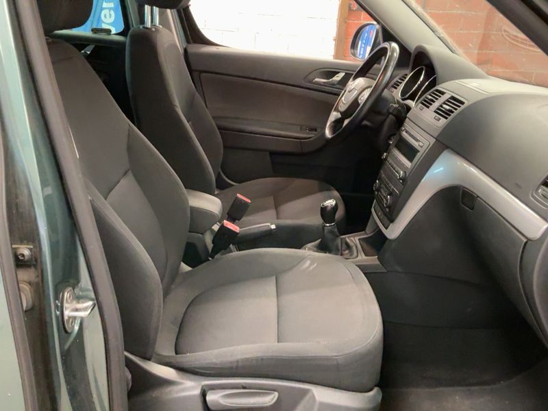 Skoda Yeti 2.0 TDI Ambition 4x4 — zdjęcie 11