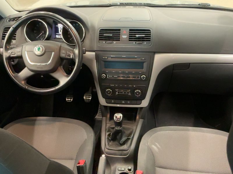 Skoda Yeti 2.0 TDI Ambition 4x4 — zdjęcie 12