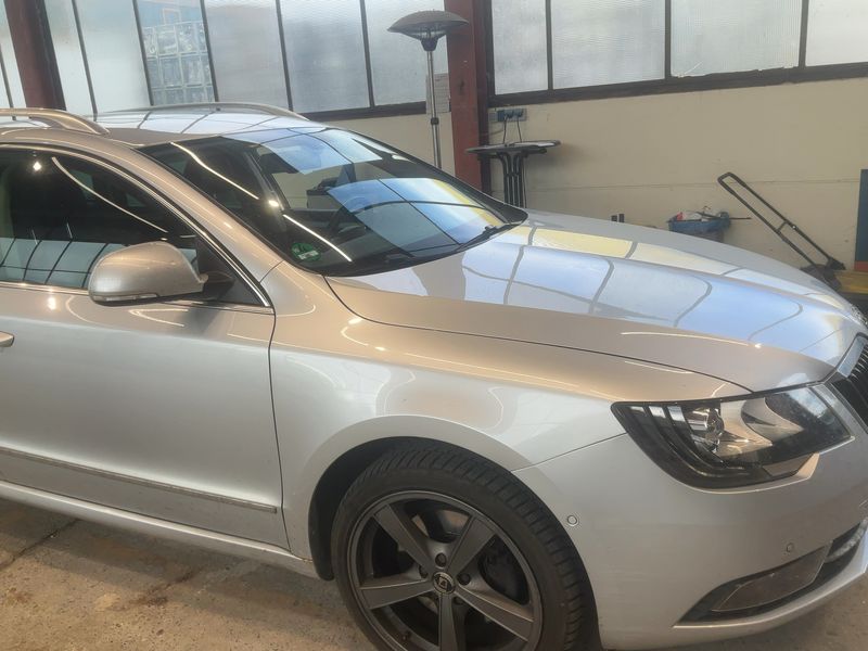 Skoda Superb 2.0 TDI Elegance — zdjęcie 8