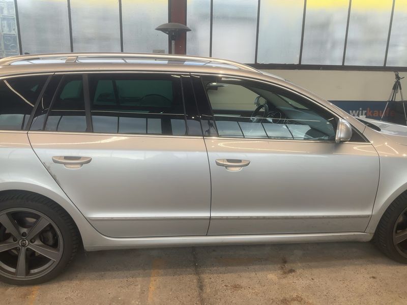 Skoda Superb 2.0 TDI Elegance — zdjęcie 7