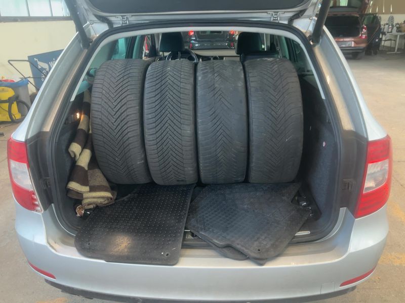 Skoda Superb 2.0 TDI Elegance — zdjęcie 10