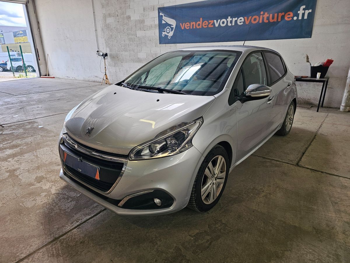 Peugeot 208 2018 — photo 1
