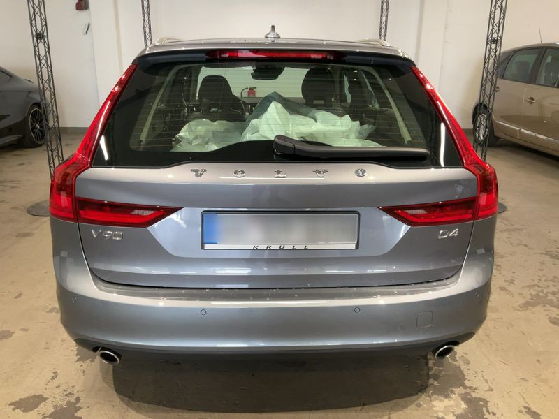 Volvo V90 2.0 D4 Momentum — zdjęcie 5