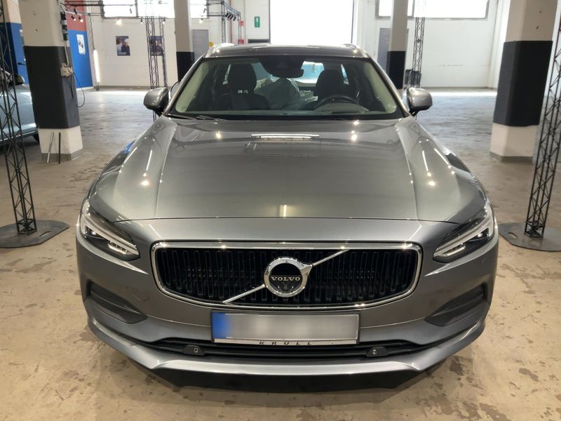 Volvo V90 2.0 D4 Momentum — zdjęcie 9