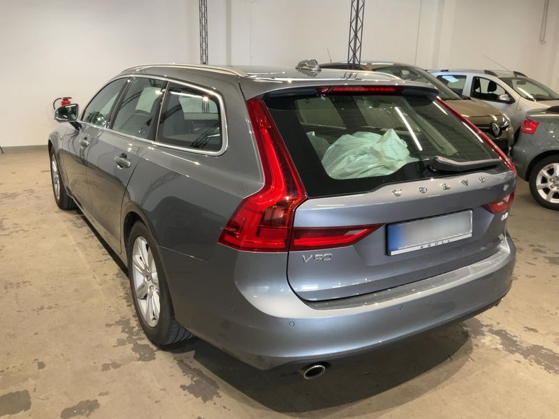 Volvo V90 2.0 D4 Momentum — zdjęcie 3